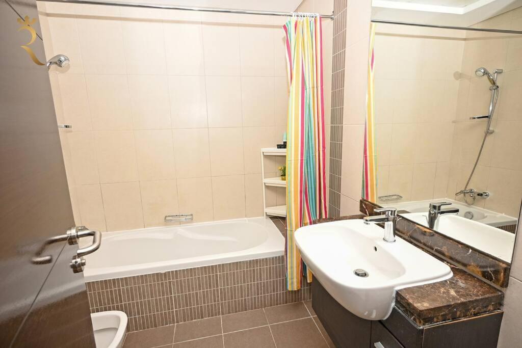 Mangrove Bliss Cozy 2br In Al Reem Apartment Abu Dhabi