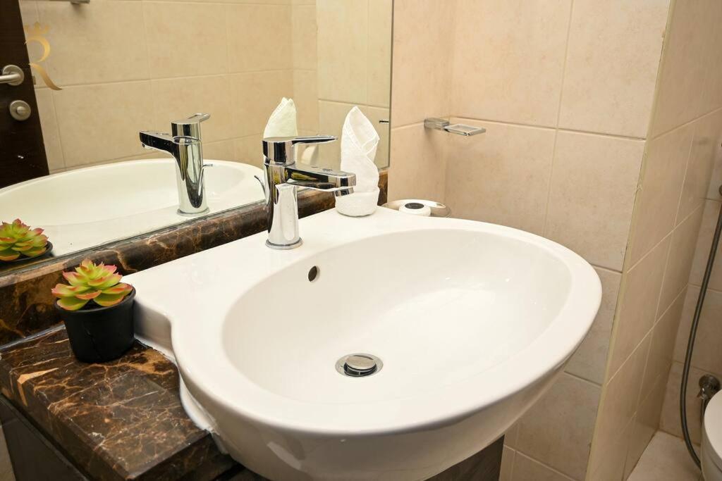 Mangrove Bliss Cozy 2br In Al Reem Apartment *
